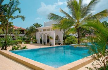 AHG HISIA NUNGWI EXPERIENCE HOTEL