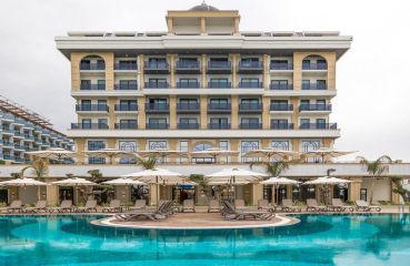 Serenity Queen Hotel Lux
