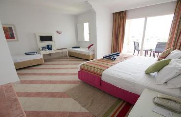 SIMBA CLUB - Golden Tulip Taj Sultan Premium